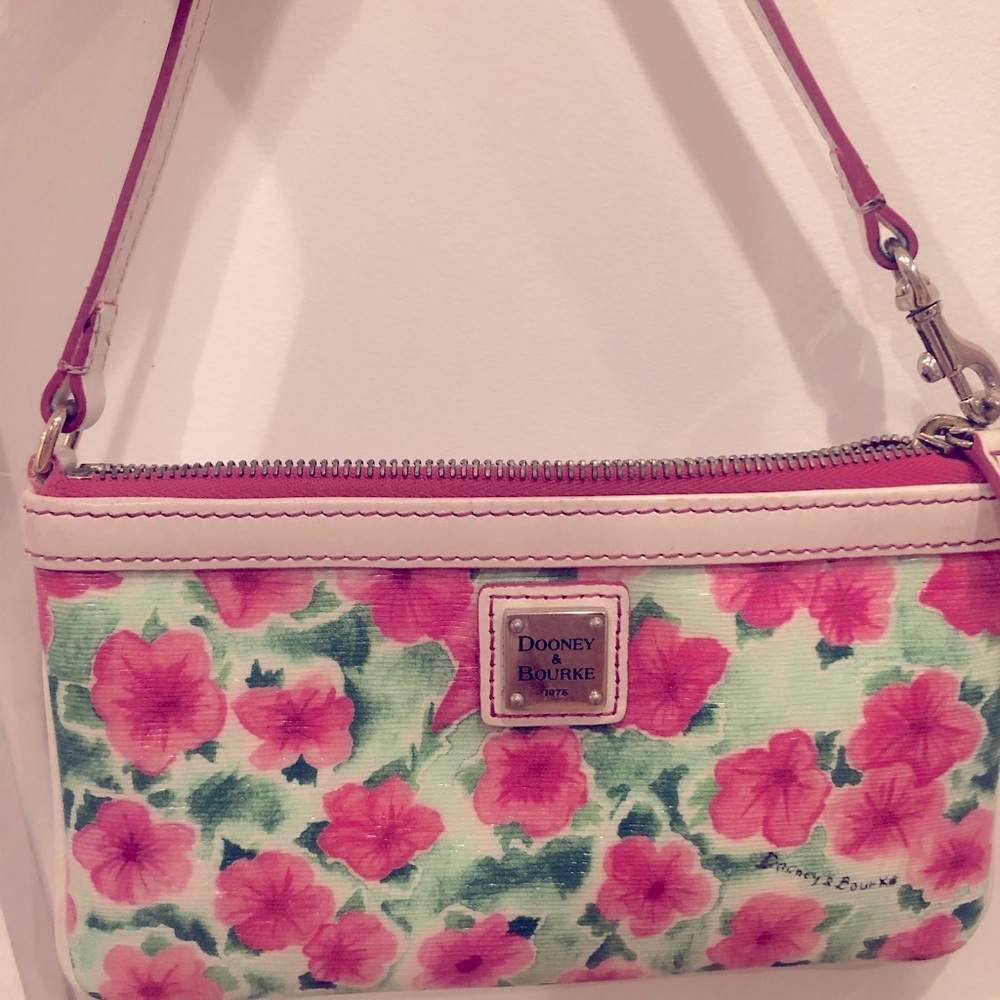 Dooney & Bourke clutch